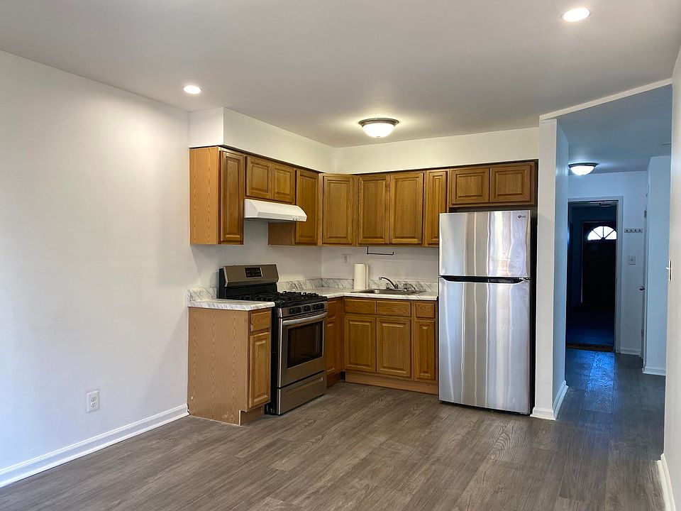 1st image of 185 Throgs Neck Blvd Floor 1