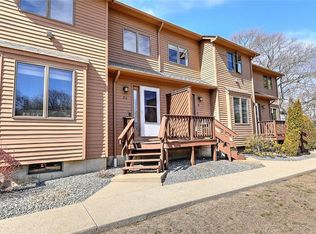 75 Glen Dr APT 3B, West Warwick, RI 02893