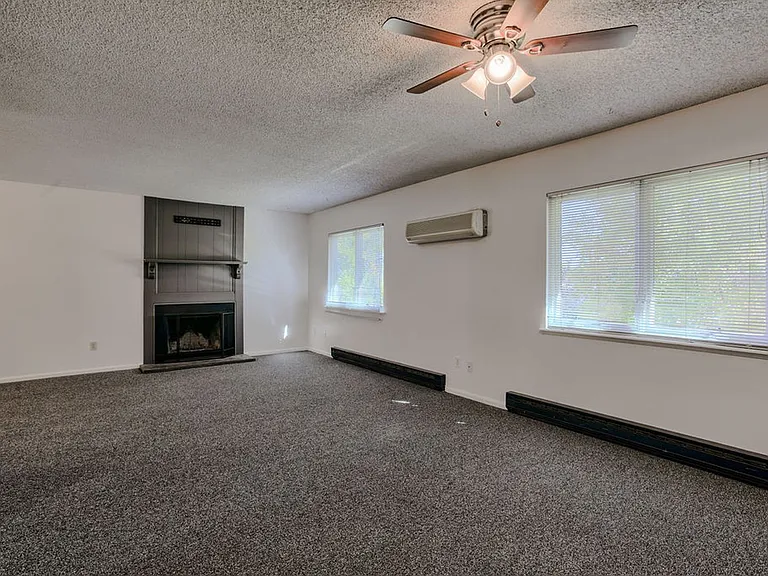 1909 McAllister Ct — Photo 5