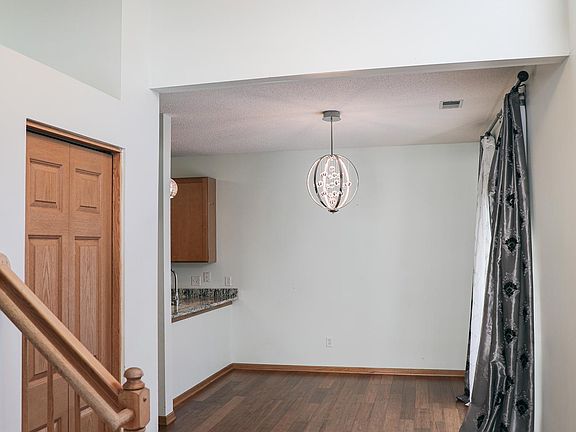 5th image of 680 Woodduck Dr