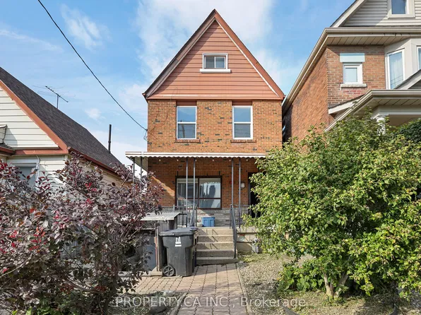 22 Lappin Ave #3, Toronto, ON M6H 1Y4