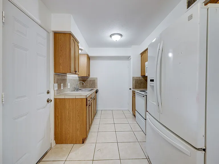 5906 Golden Forest Dr — Photo 8