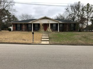 1015 McKinley St, Tupelo, MS 38801