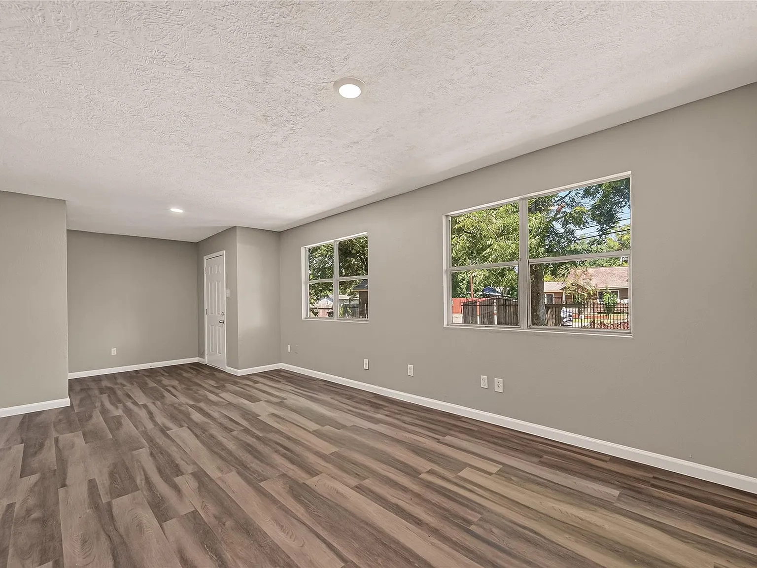 3 bed, 1.0 bath, 948 sqft, $1,495 — Photo 4