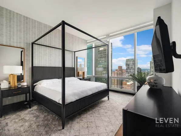 157 West 57th Street image 12 of 24