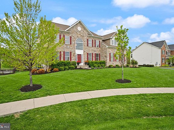 4th image of 14 Braeburn Ct
