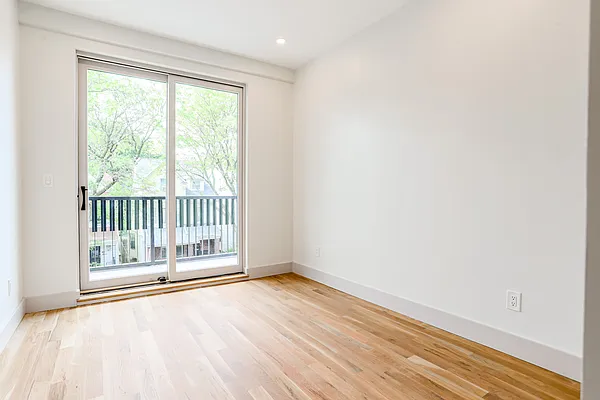 Rented by ERNY LLC | media 14