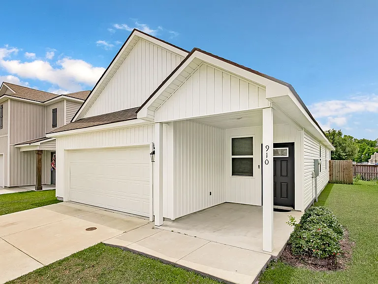 910 Drago Dr — Photo 1