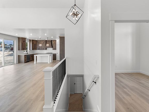 Finished home photos are representational images only. See sales agent for details.