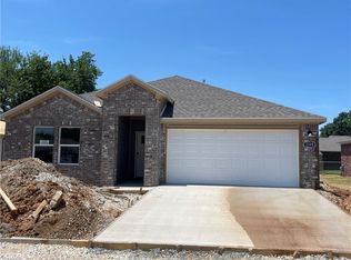 2208 S 10th St, Rogers, AR 72758