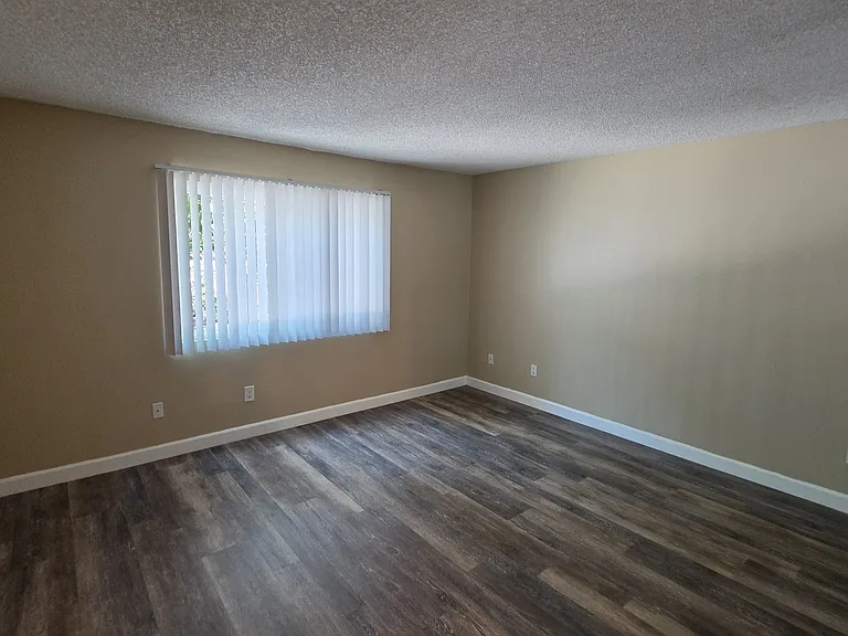 12625 Mapleview St — Photo 9