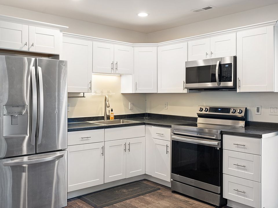 Full kitchen with essentials