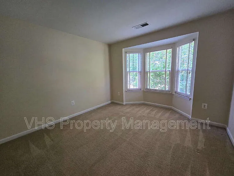 1929 Belle Ave — Photo 17