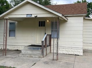 704 E 12th St, Newton, KS 67114