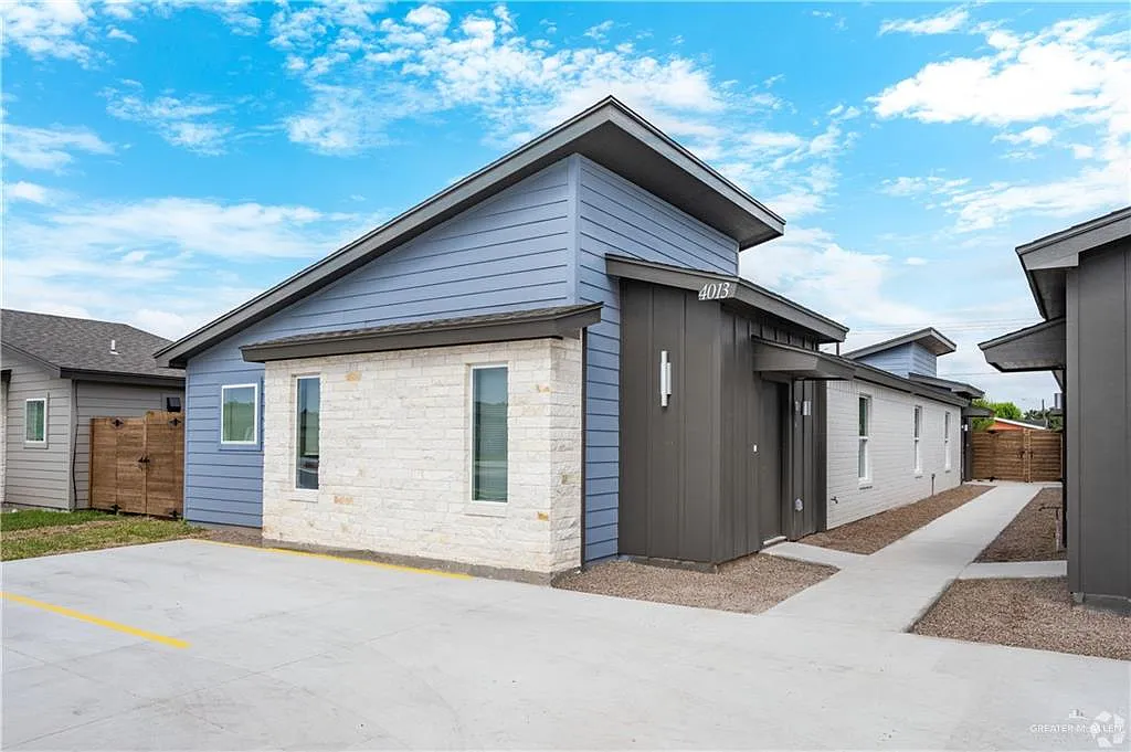 Building Photo - 4013 Jenna Ln #D