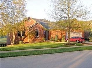 225 Park Lakes Dr, Richmond, KY 40475