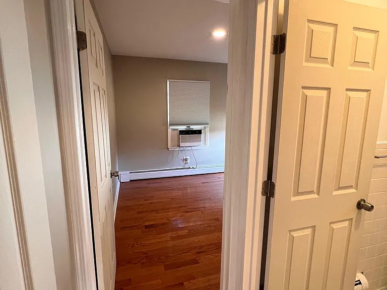 32 E Grand Ave — Photo 28