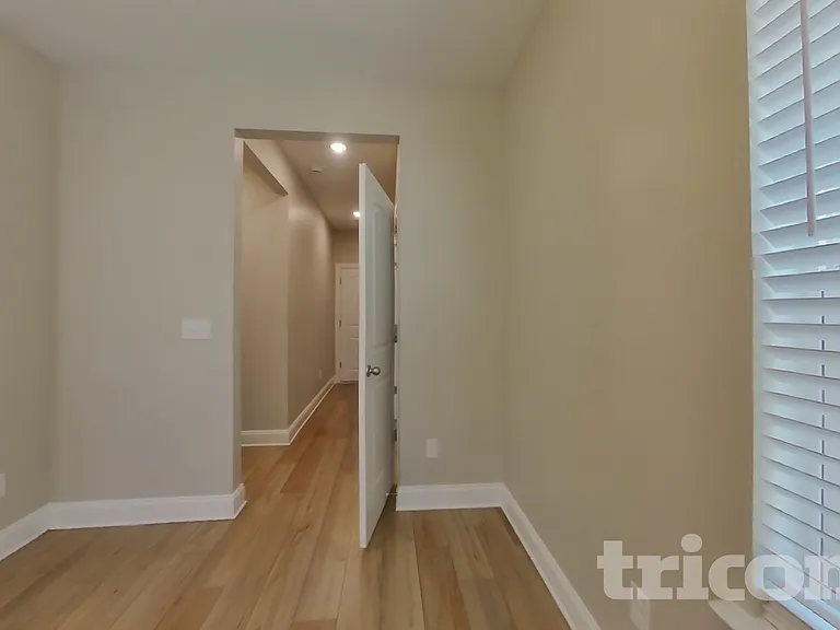 1331 Carriage Park Dr — Photo 3