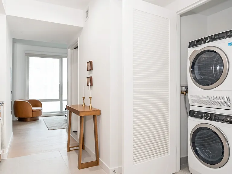 975 Nostrand Ave #909 — Photo 2