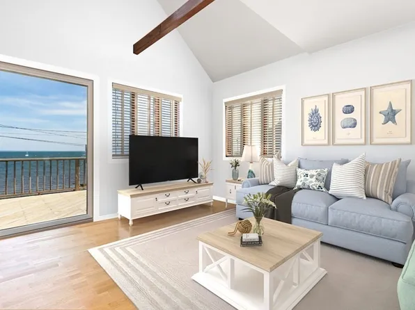 12 Howard Bch, Mattapoisett, MA 02739