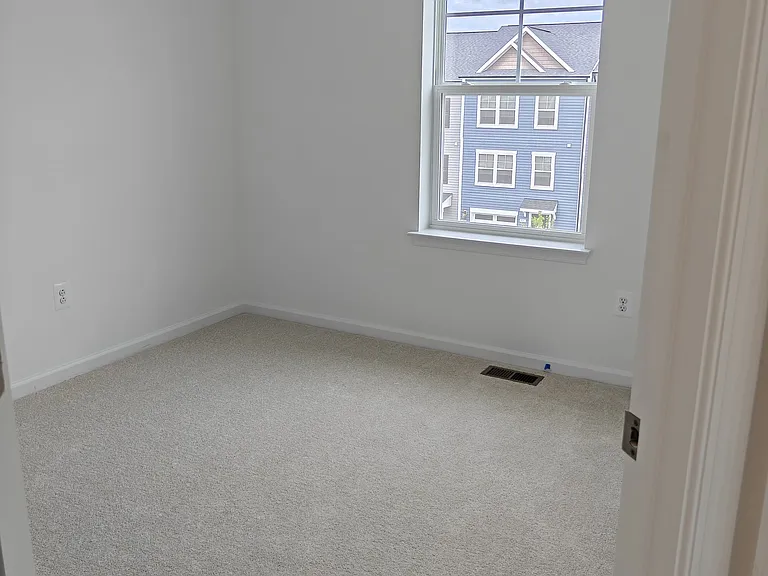 503 Fontana Cir — Photo 13