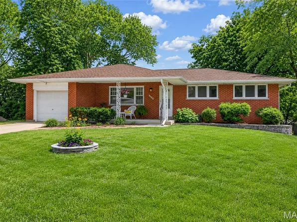 7650 Sunray Ln, Saint Louis, MO 63123