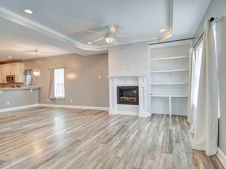 224 Taylor Ave W — Photo 8