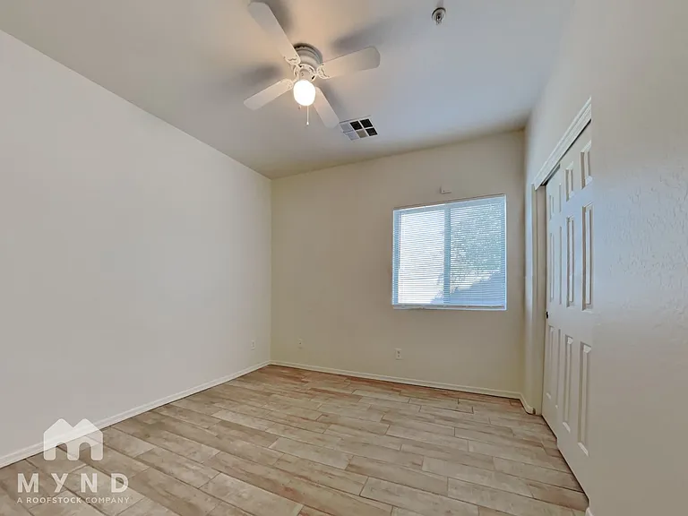 9303 W Raymond St — Photo 16