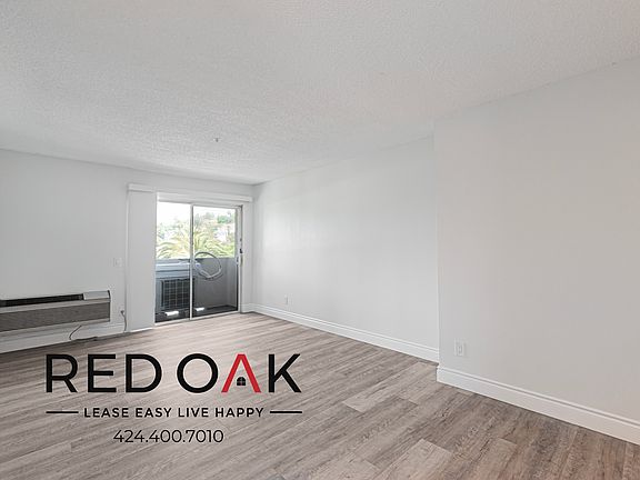 2nd image of 5200 Oakland St #201