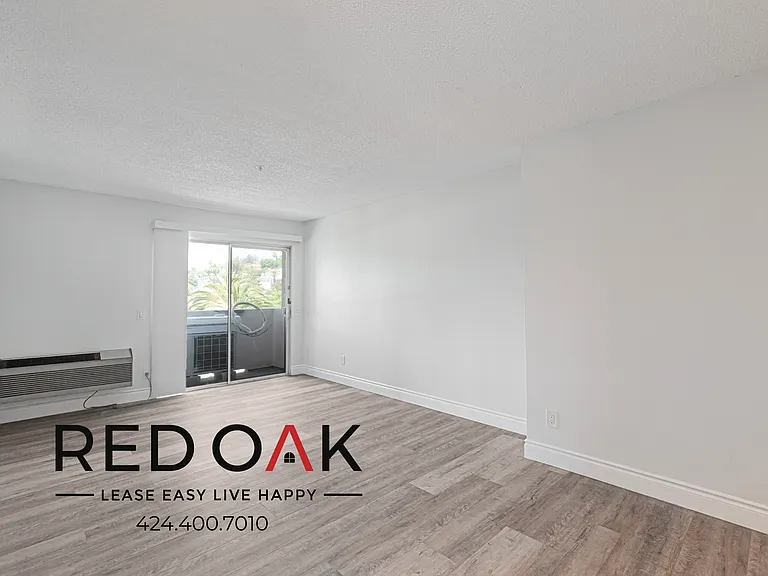 5200 Oakland St #201 — Photo 3