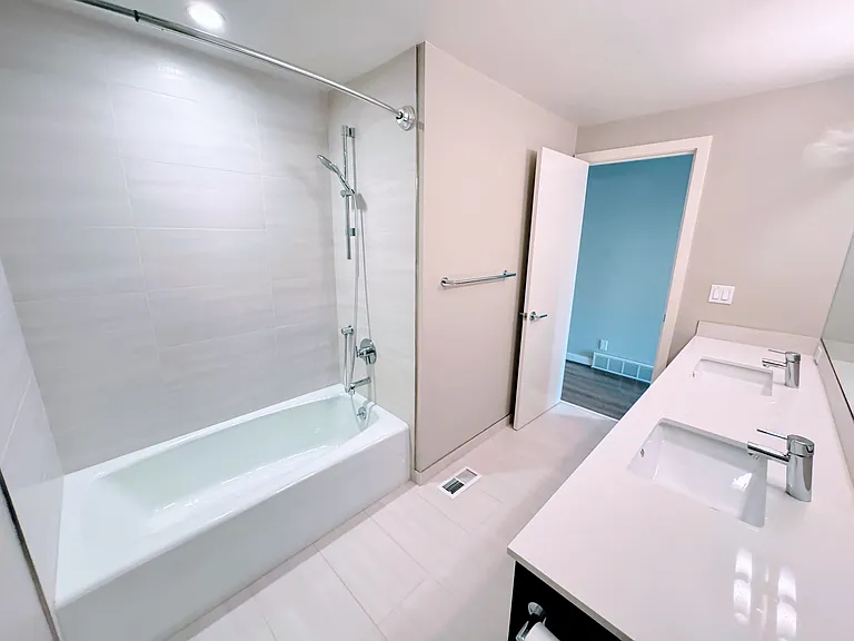 2nd bathroom