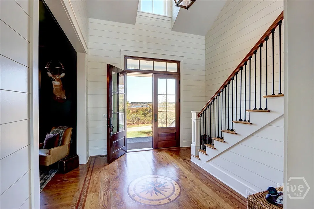 5 bed, 5.0 bath, 5415 sqft, $17,500 — Photo 2
