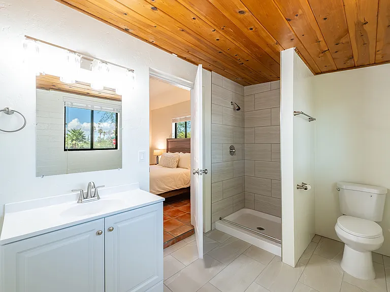 1002 E Simmons St — Photo 11