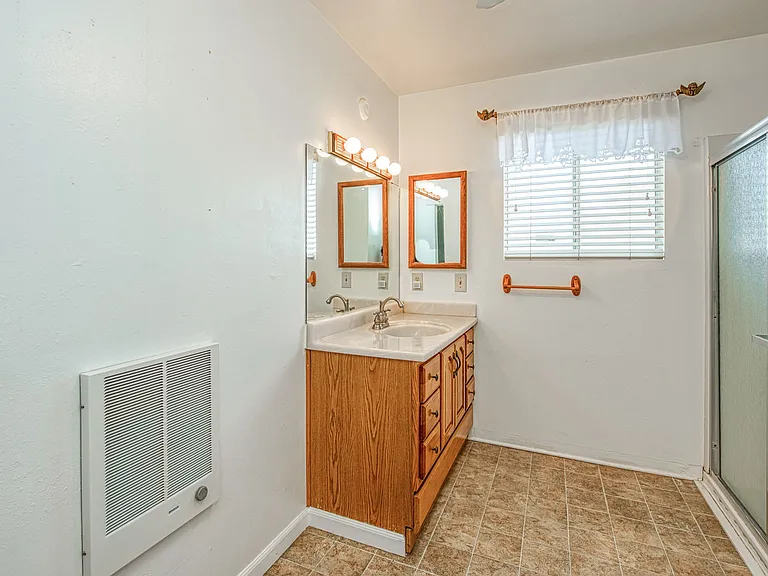 2434 Yerba St — Photo 19