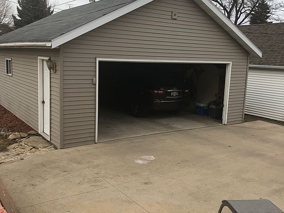 2 car garage 