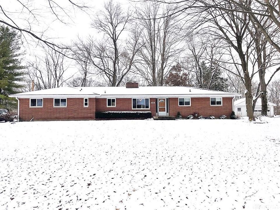 1st image of 484 Moorewood Cir