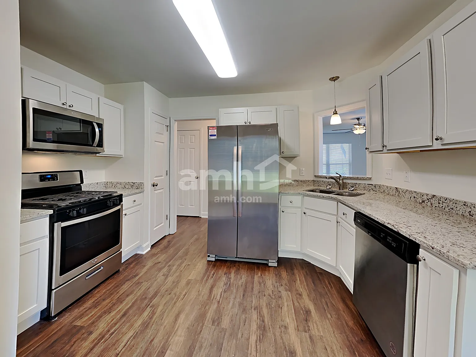 4 bed, 2.5 bath, 1910 sqft, $2,580 — Photo 3