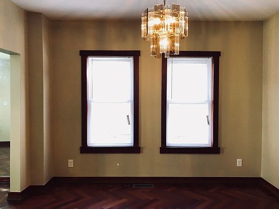 4th image of 1034 N Karlov Ave