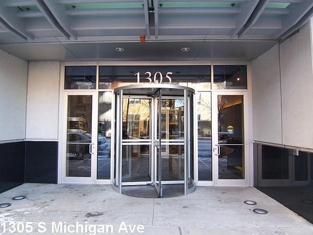 1st image of 1305 S Michigan Ave APT 602