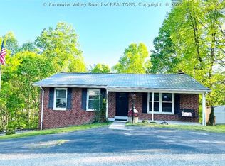 210 Elm St, Elkview, WV 25071