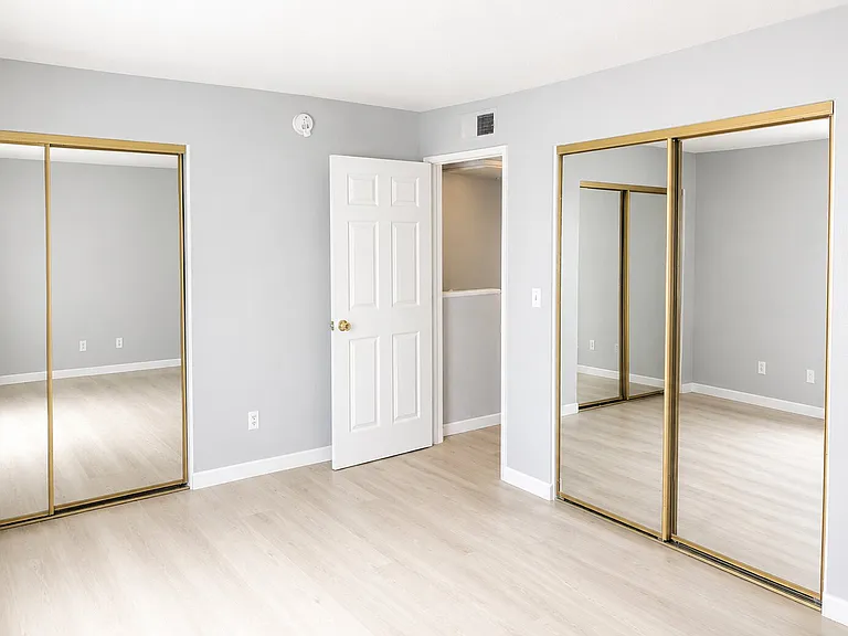 7035 Woodley Ave #130 — Photo 15