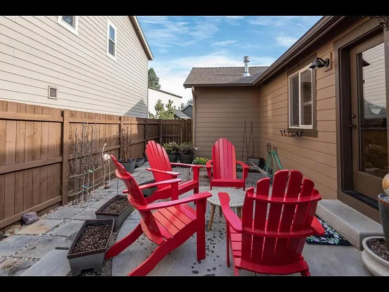 20274 Badger Rd — Photo 17