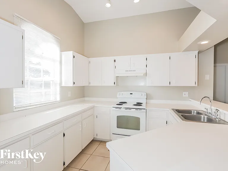 785 Hunt Dr — Photo 7