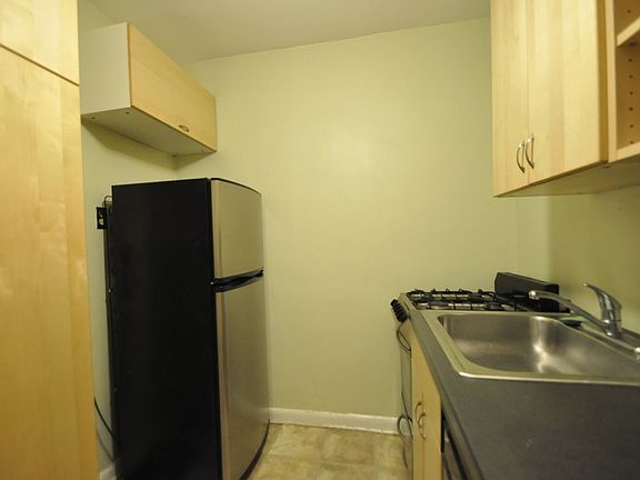4th image of 12516 83rd Dr APT 6G