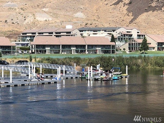 Crescent View and The Cliffs