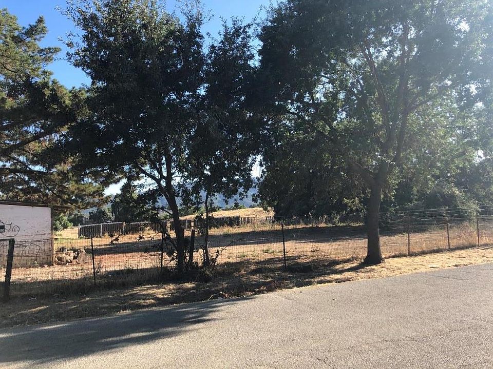 2nd image of 660 Tatum Ave