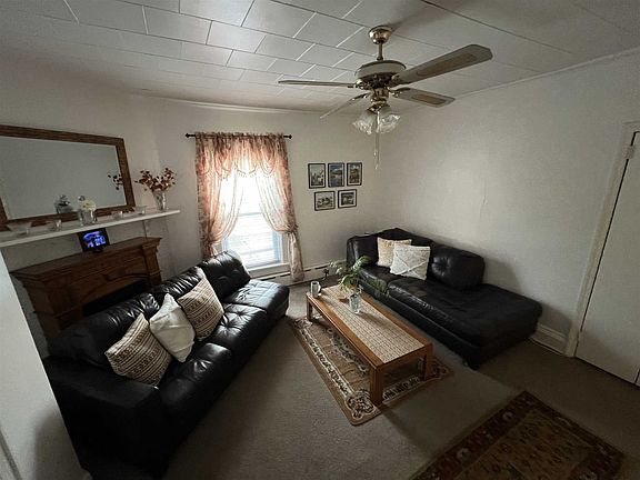 3rd image of 152 Park Ave