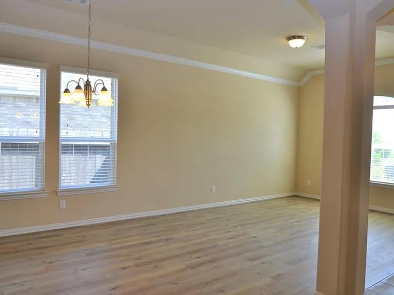7219 Pearl Terrace Ln — Photo 3