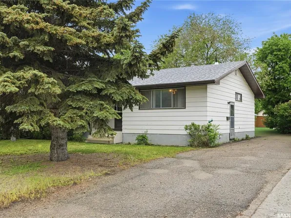 1922 Richardson ROAD, Saskatoon, SK S7L 0C4