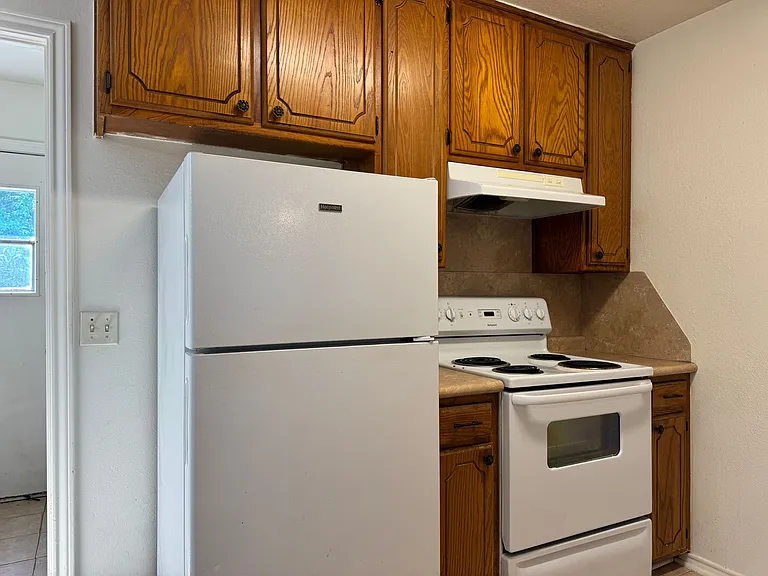 16048 Shoshone Dr — Photo 10